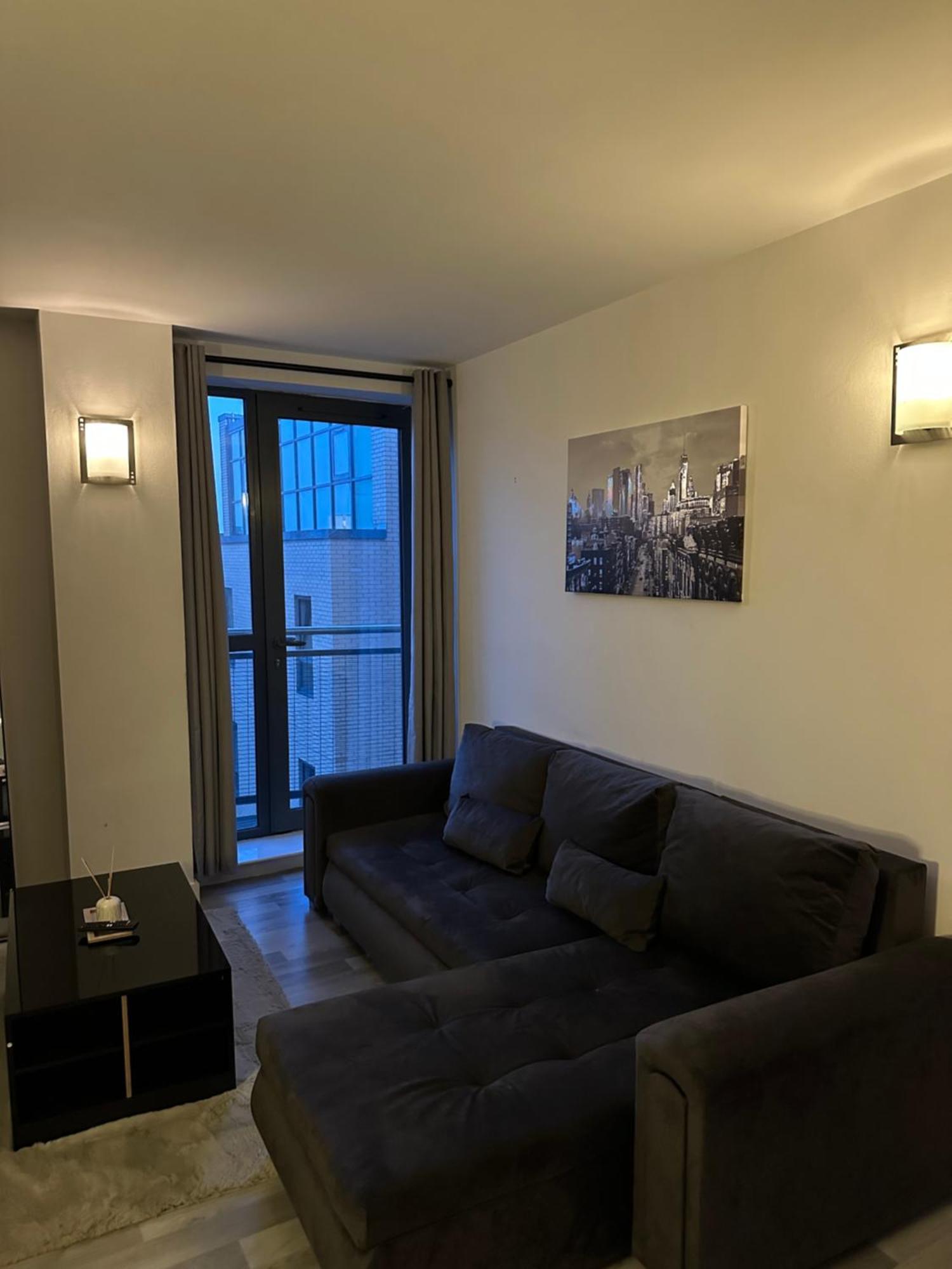 West Street -city Centre Sky Line Square Apartment *