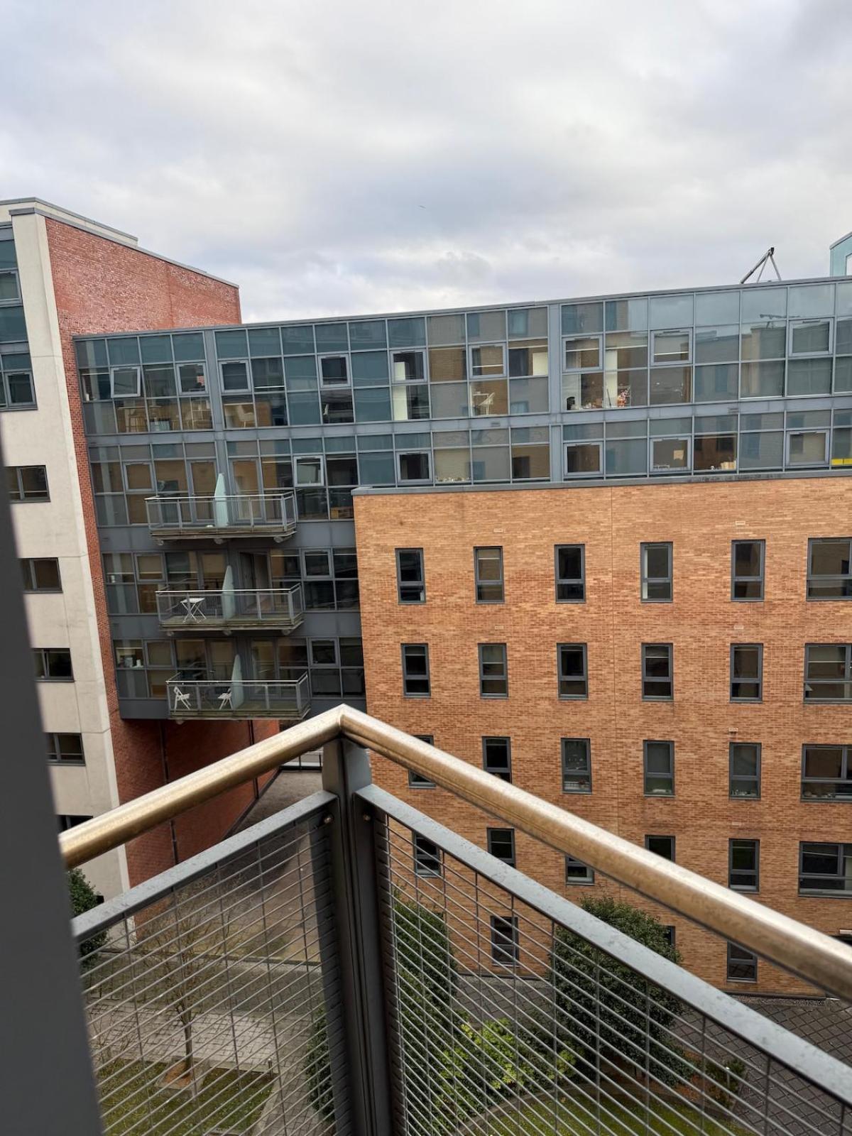West Street -city Centre Sky Line Square Apartment Sheffield